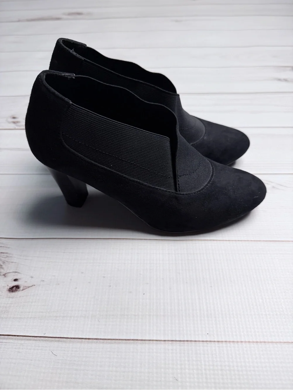 Karen Scott Black Suede Pointed High Heel Booties